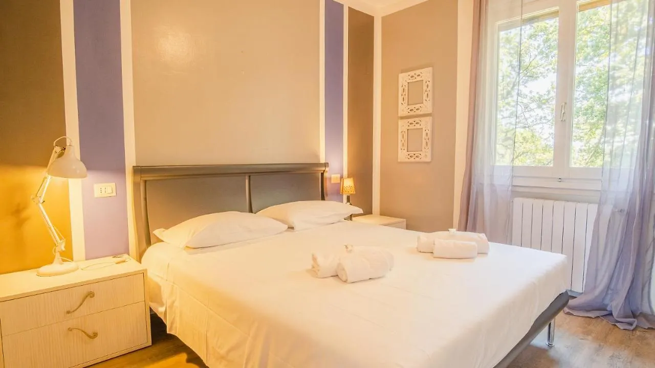 La Casa Sulla Collina - Italian Homing Daire Padenghe sul Garda İtalya
