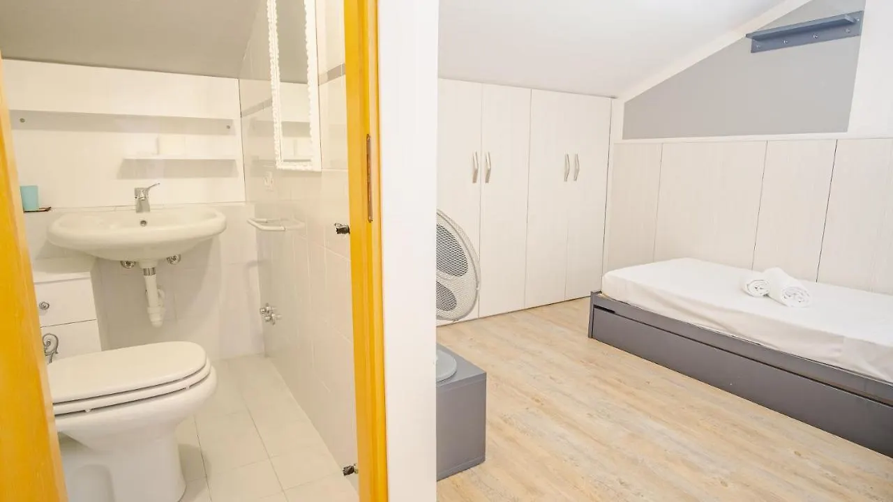 La Casa Sulla Collina - Italian Homing Daire Padenghe sul Garda İtalya